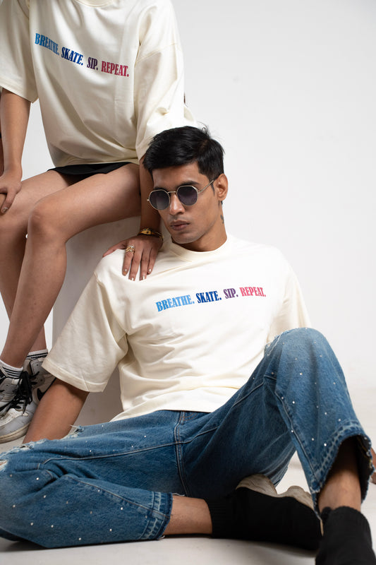 COFFEE AND CHILL OVERSIZE TSHIRT